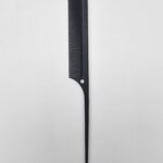 Pieptene 010 în carbon cu coadă